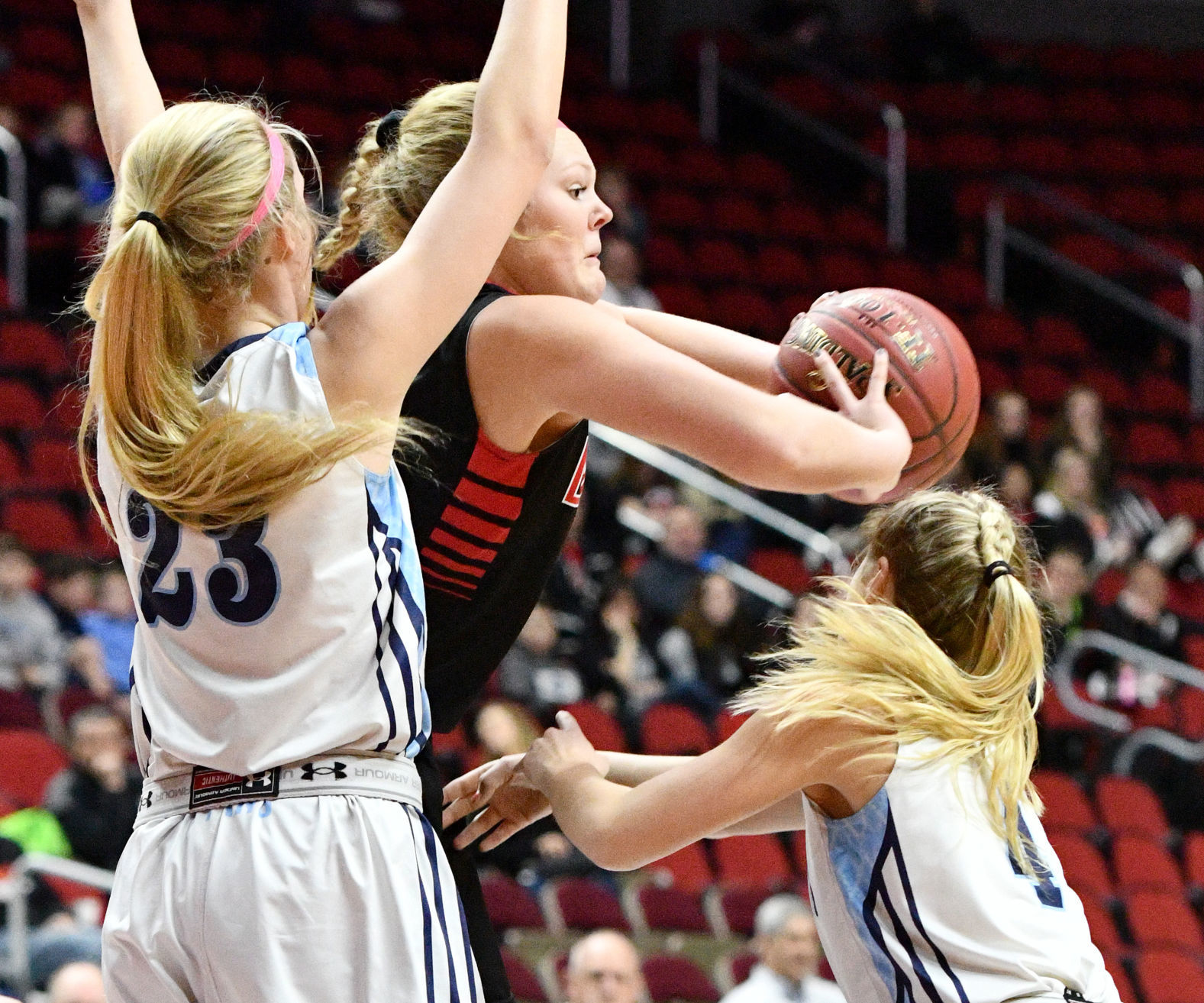 Le Mars vs Lewis Central state basketball